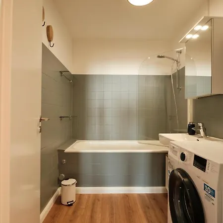 Seeblick - 4-zimmer Mit 3 Schlafzimmer *