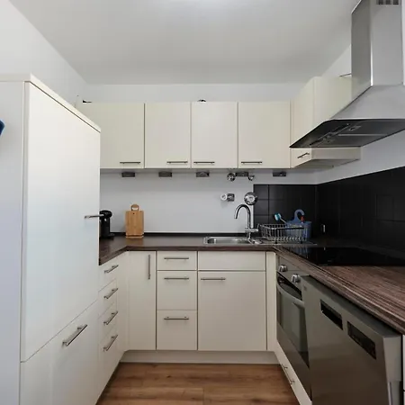 Appartement Seeblick - 4-zimmer Mit 3 Schlafzimmer *